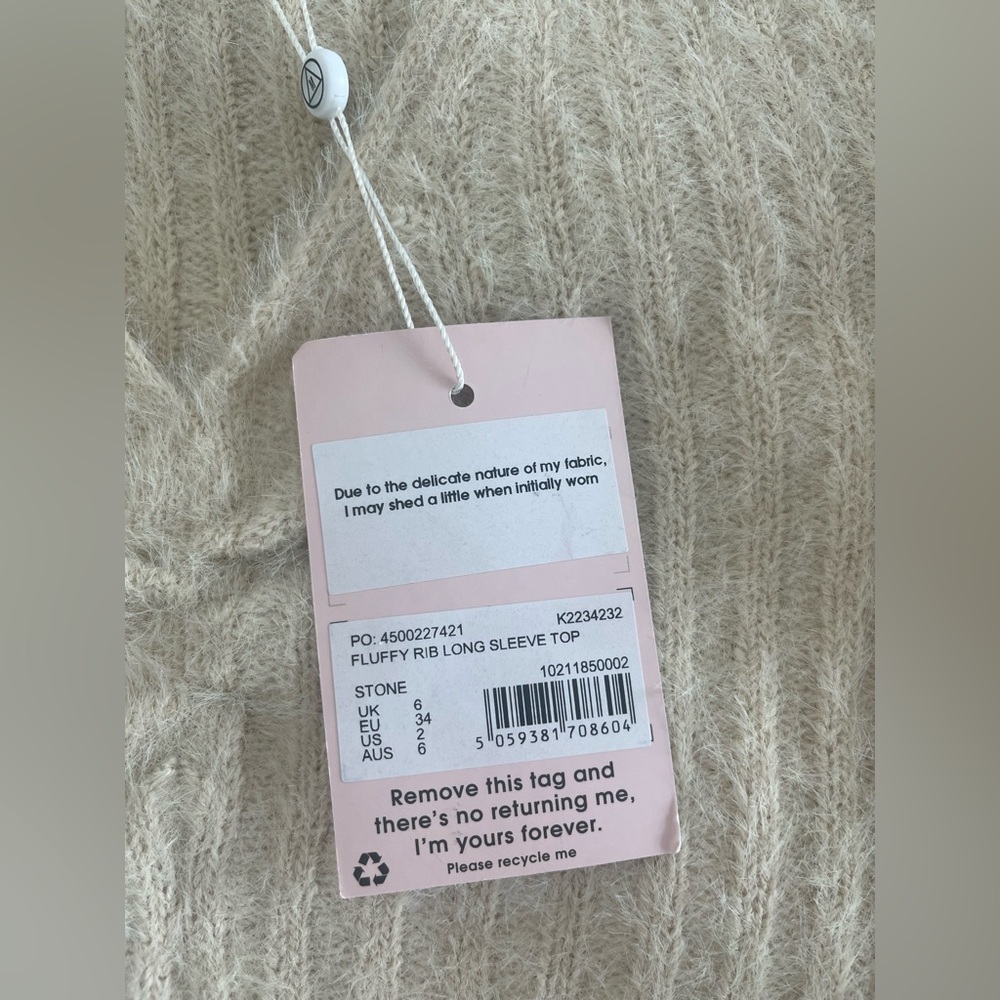 Missguided Beige Ribbed V-Neck Crop Top - Picture 7 of 8